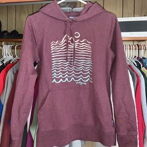 maroon patagoina women’s sweatshirt